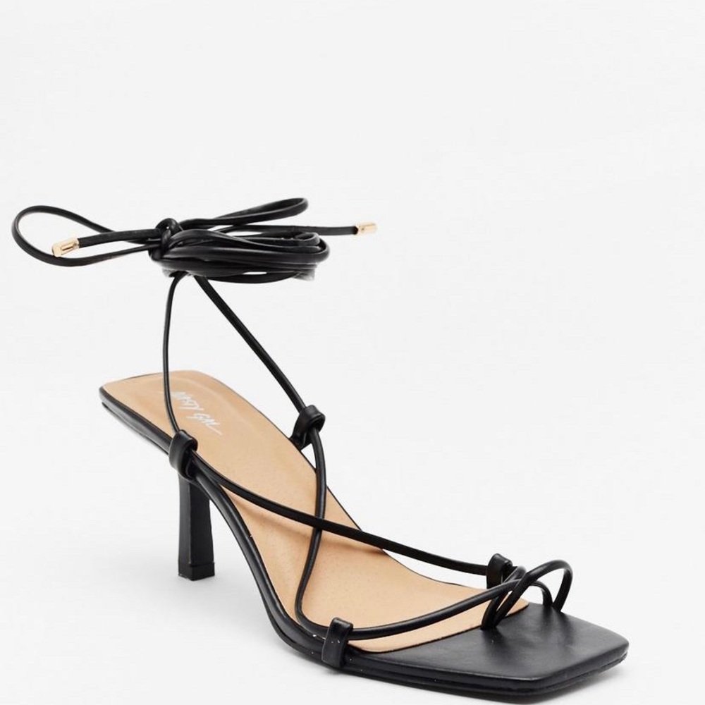 Size 8 nasty gal kitten heel